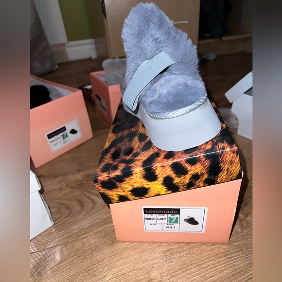 Puffy slide - Picture 2 of 2